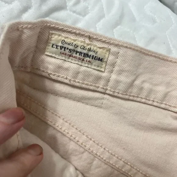 Levi's® Wellthread® High
Loose taper Jeans 27 / 4 light pink - Picture 4 of 14